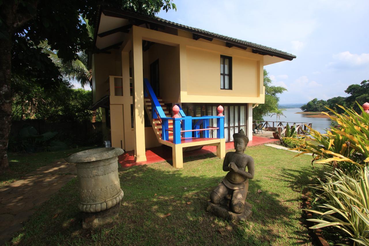 Porta Verde Resort Villas Caliraya Dolores  Exteriör bild
